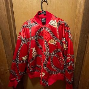 Nike Women's Sportswear Printed Satin Bomber Jacket Red L